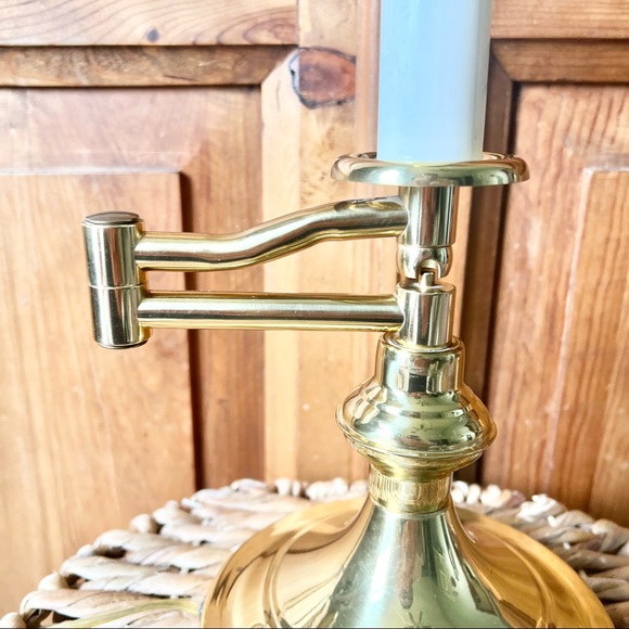 Underwriters Laboratories Vintage Brass Swing Arm Portable Desk Table Lamp - Picture 10 of 17